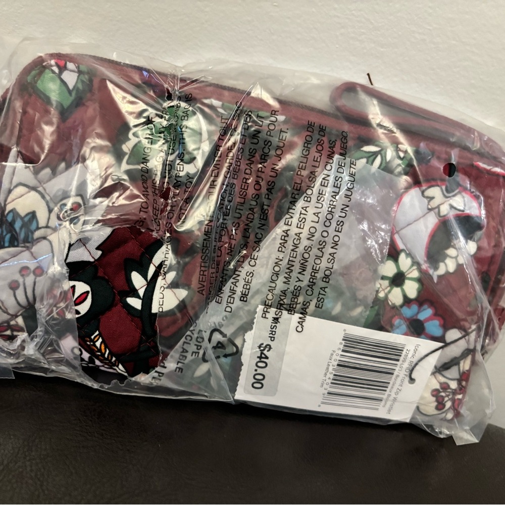 NWT Vera Bradley Wristlet